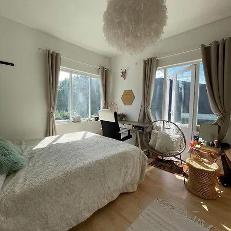 Cosy 750m From Forum Apartment